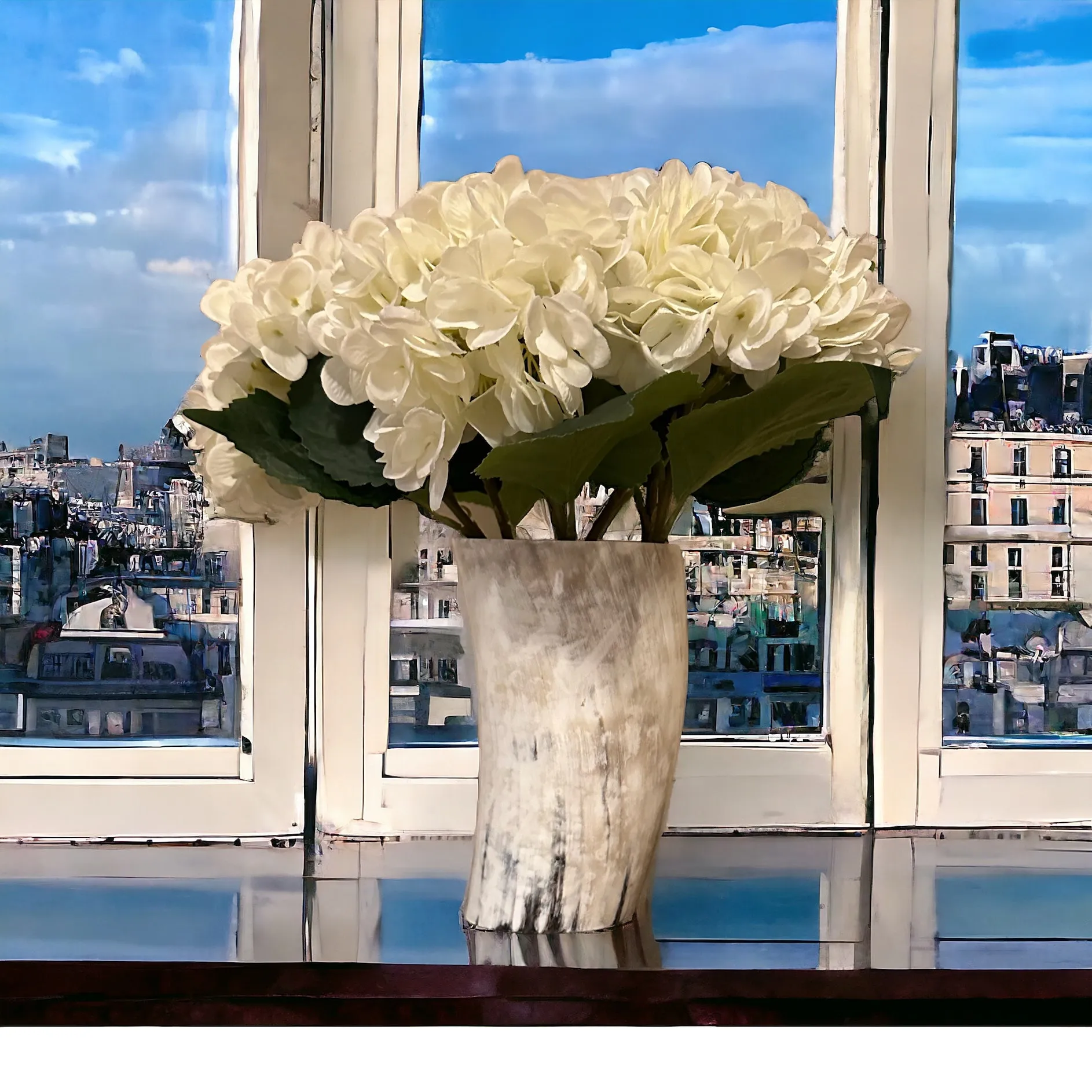 ANKOLE COW HORN VASE OR PLANTER  - LIGHT