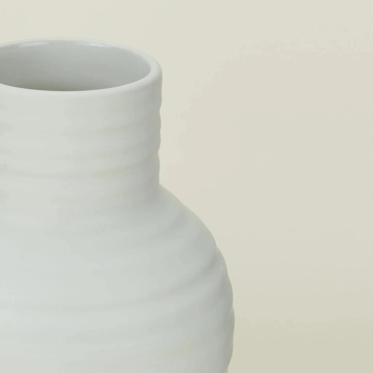 Essential Small Ceramic Vase (Bone)