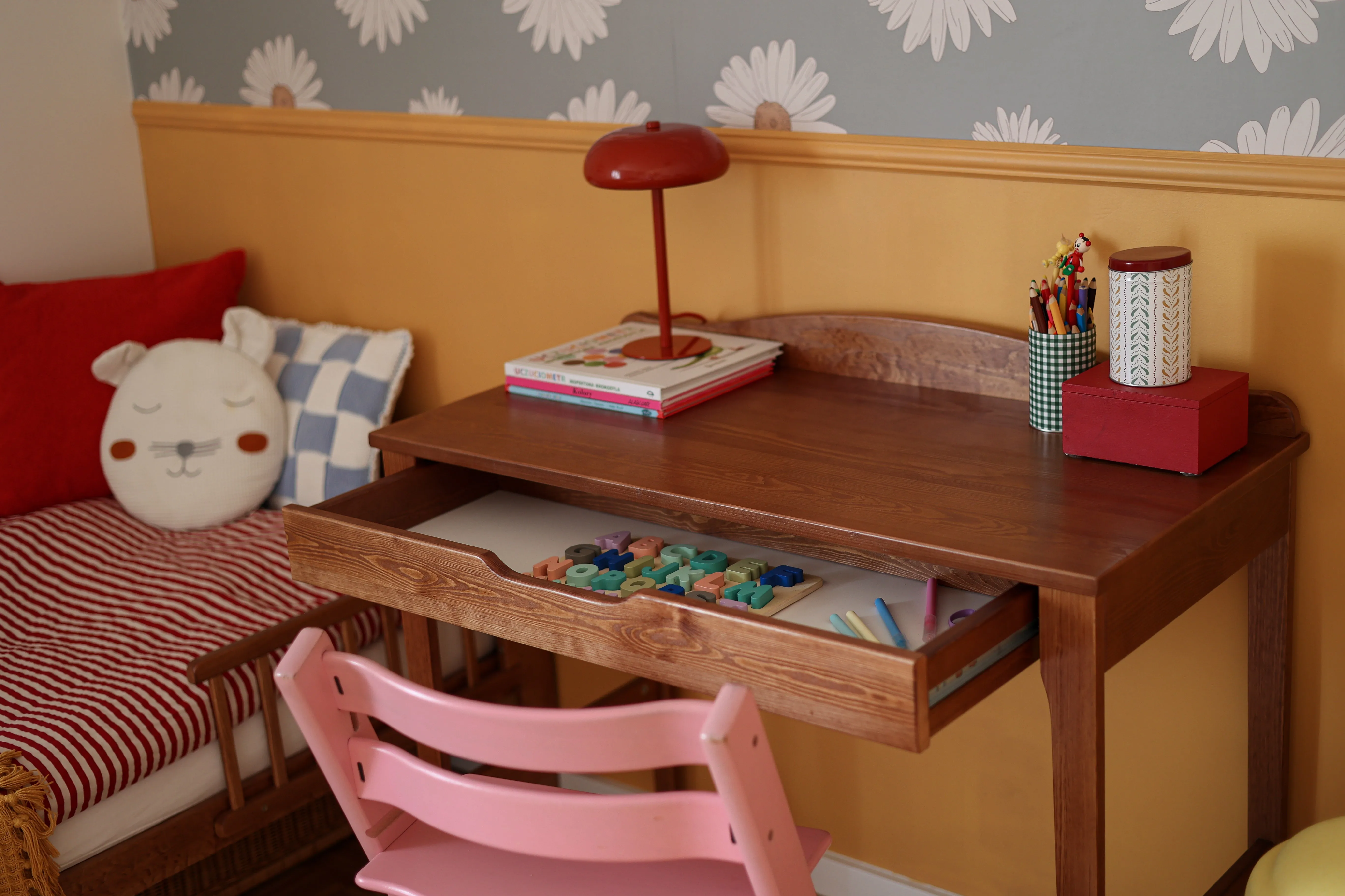 Noble Desk vintage with drawer